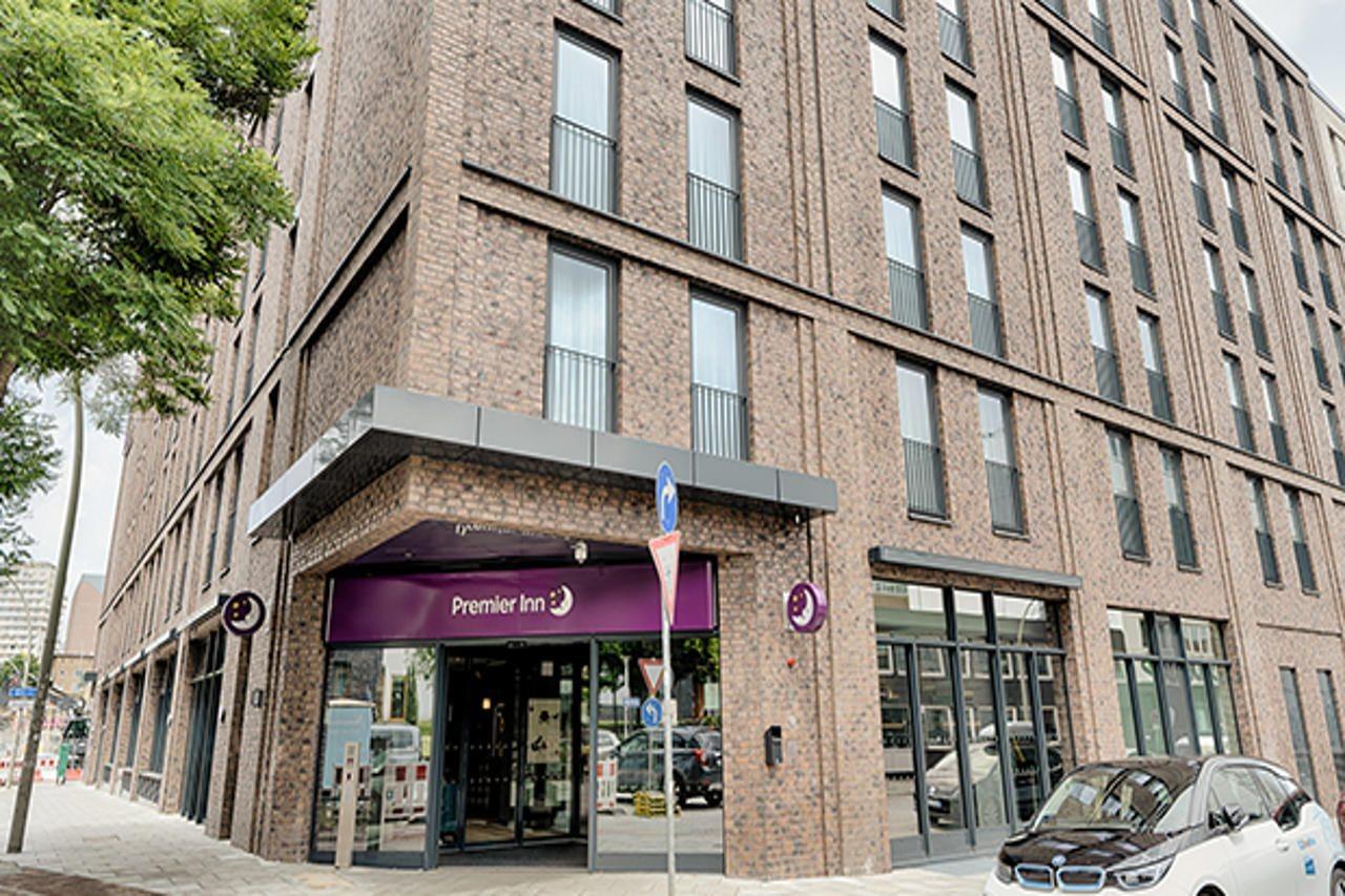 Premier Inn Hamburg City Klostertor Екстер'єр фото