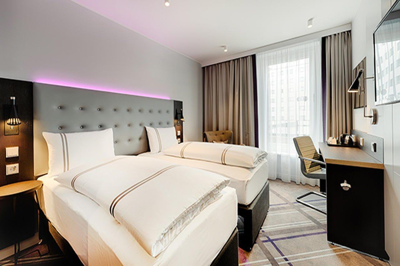 Premier Inn Hamburg City Klostertor Екстер'єр фото