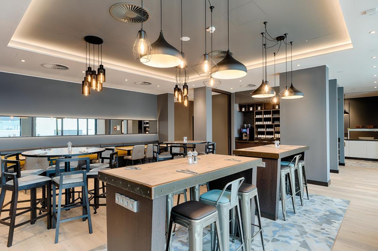 Premier Inn Hamburg City Klostertor Екстер'єр фото