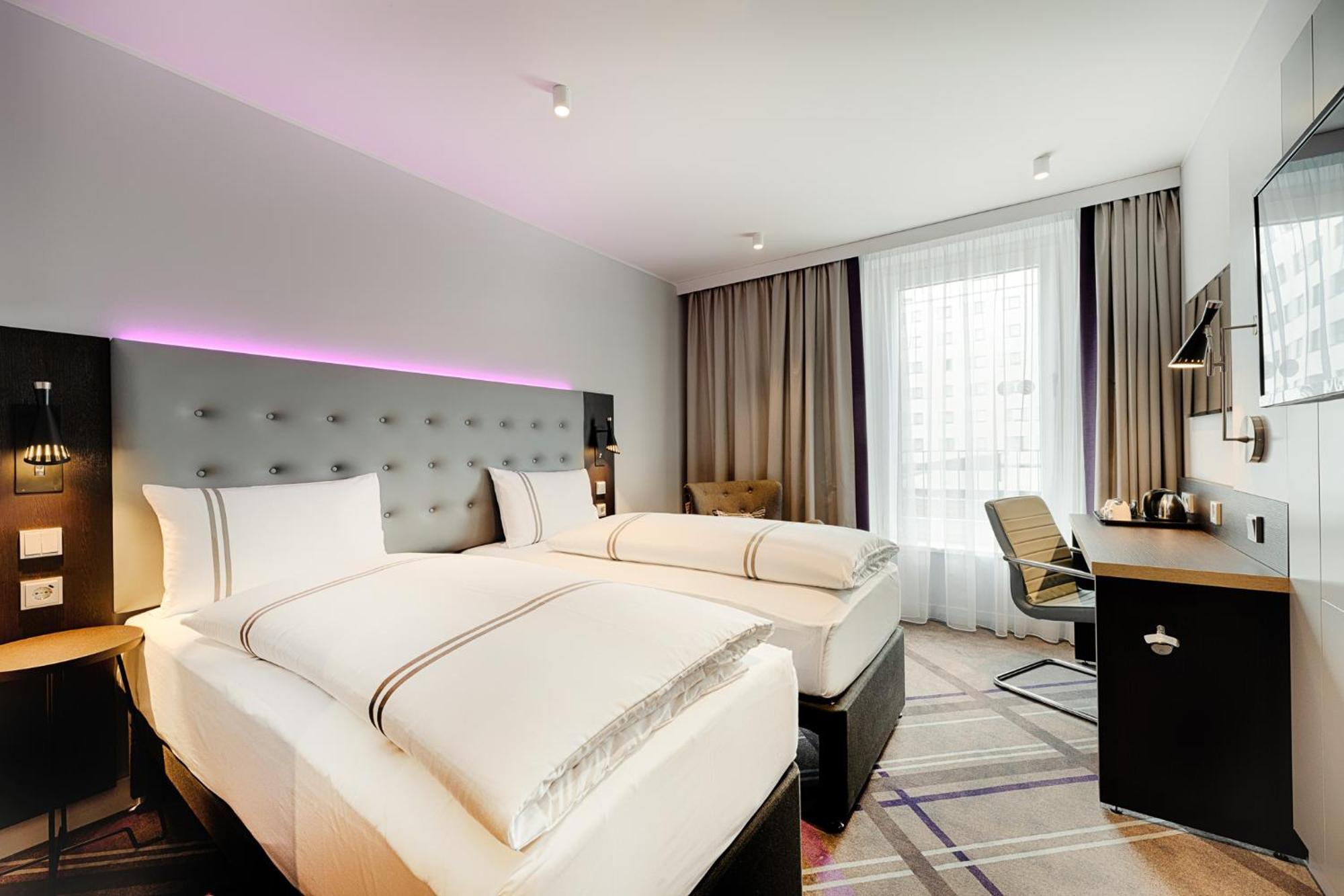 Premier Inn Hamburg City Klostertor Екстер'єр фото