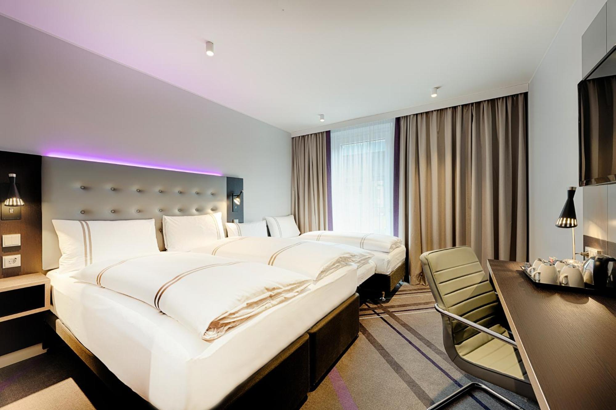 Premier Inn Hamburg City Klostertor Екстер'єр фото