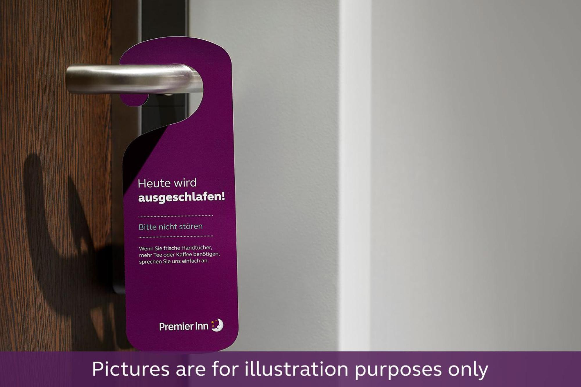 Premier Inn Hamburg City Klostertor Екстер'єр фото