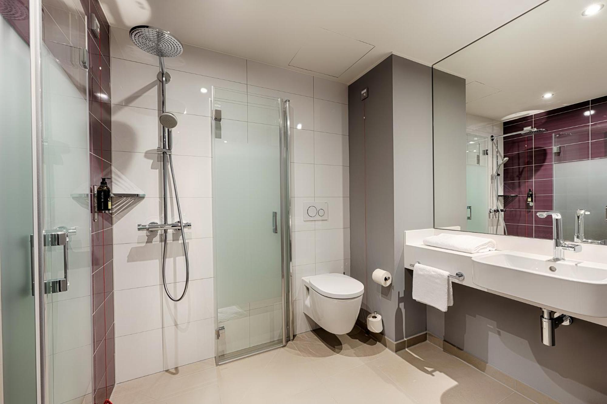 Premier Inn Hamburg City Klostertor Екстер'єр фото